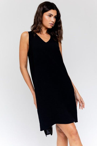 Gilli | Sleeveless V-Neck Dress us.meeeshop - 