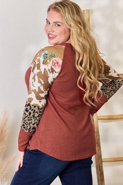 Hailey & Co Leopard Waffle-Knit Blouse In Rust us.meeeshop - 