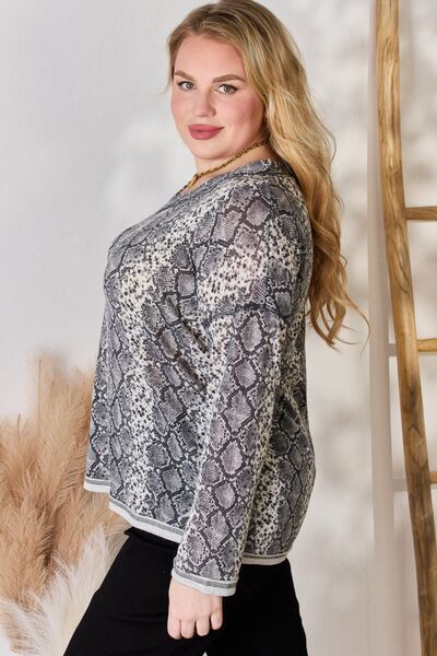 Hailey & Co Snakeskin V-Neck Long Sleeve Top us.meeeshop - 