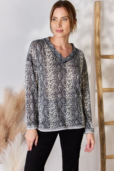 Hailey & Co Snakeskin V-Neck Long Sleeve Top us.meeeshop - 