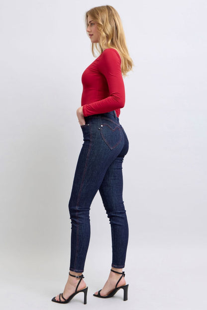 Judy Blue Full Size Heart Shaped Back Pockets Skinny Jeans us.meeeshop - 