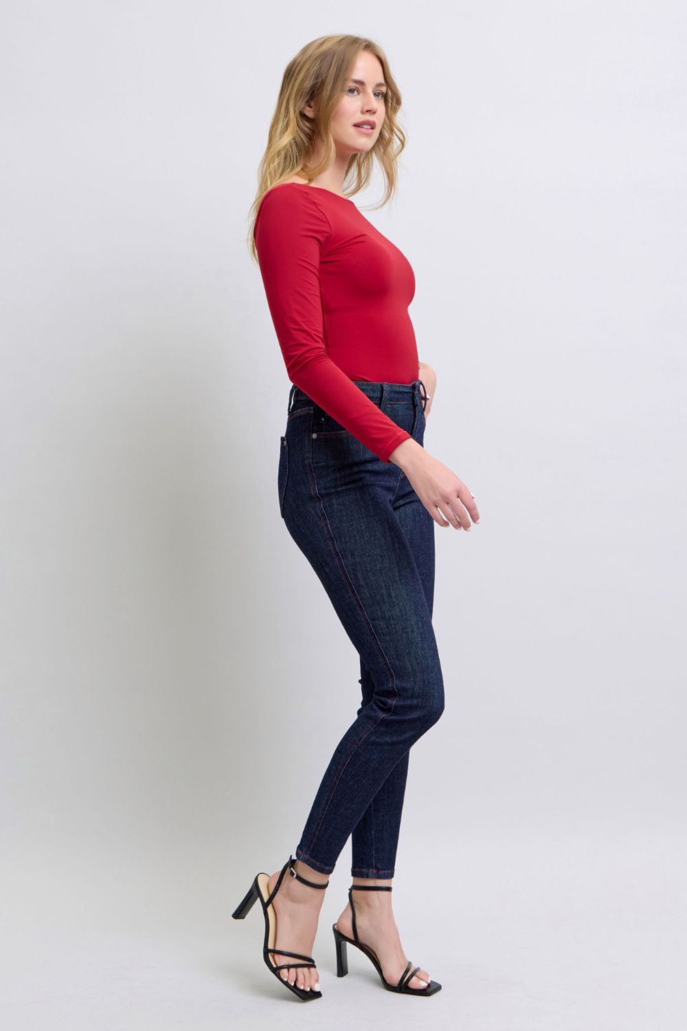 Judy Blue Full Size Heart Shaped Back Pockets Skinny Jeans us.meeeshop - 