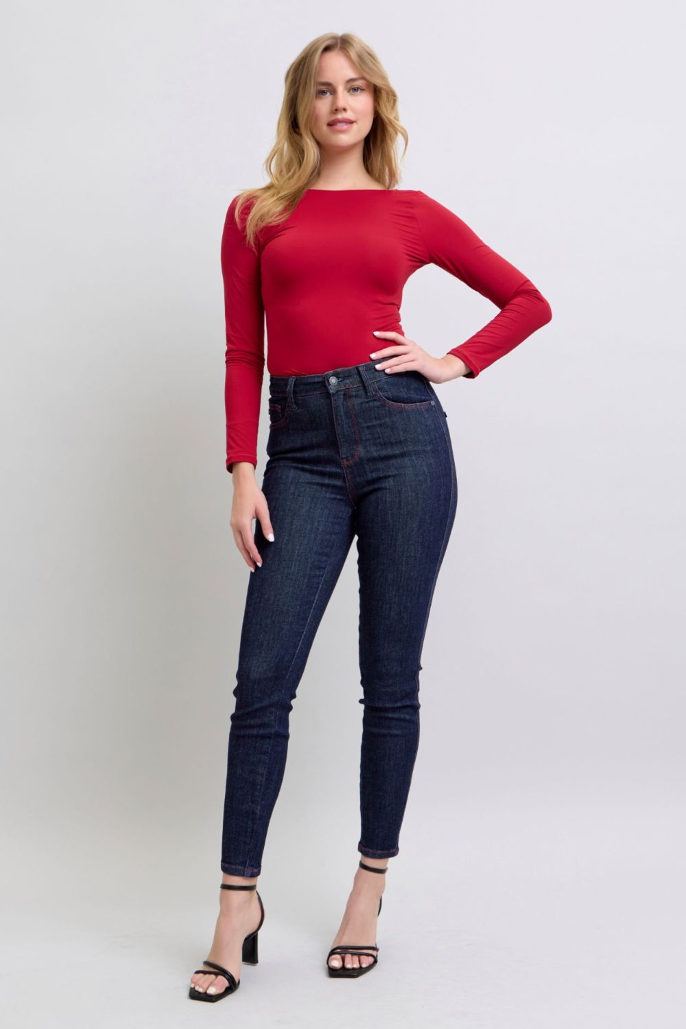 Judy Blue Full Size Heart Shaped Back Pockets Skinny Jeans us.meeeshop - 