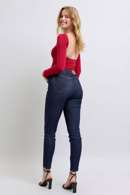 Judy Blue Full Size Heart Shaped Back Pockets Skinny Jeans us.meeeshop - 