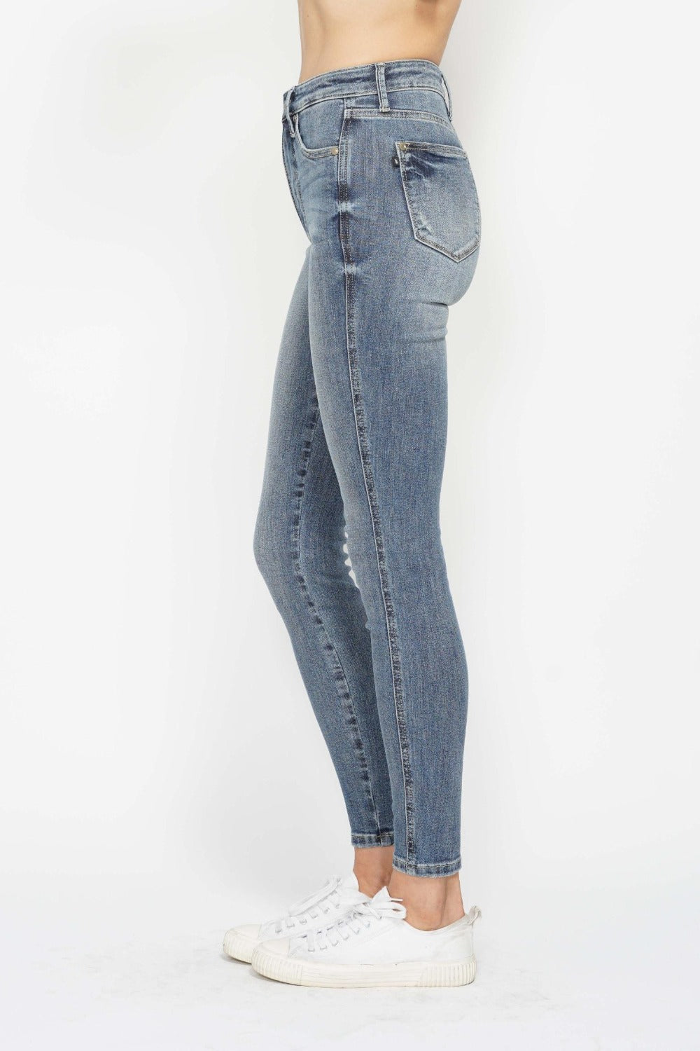 Judy Blue Full Size Tummy Control Contrast Wash Skinny Jeans us.meeeshop - 