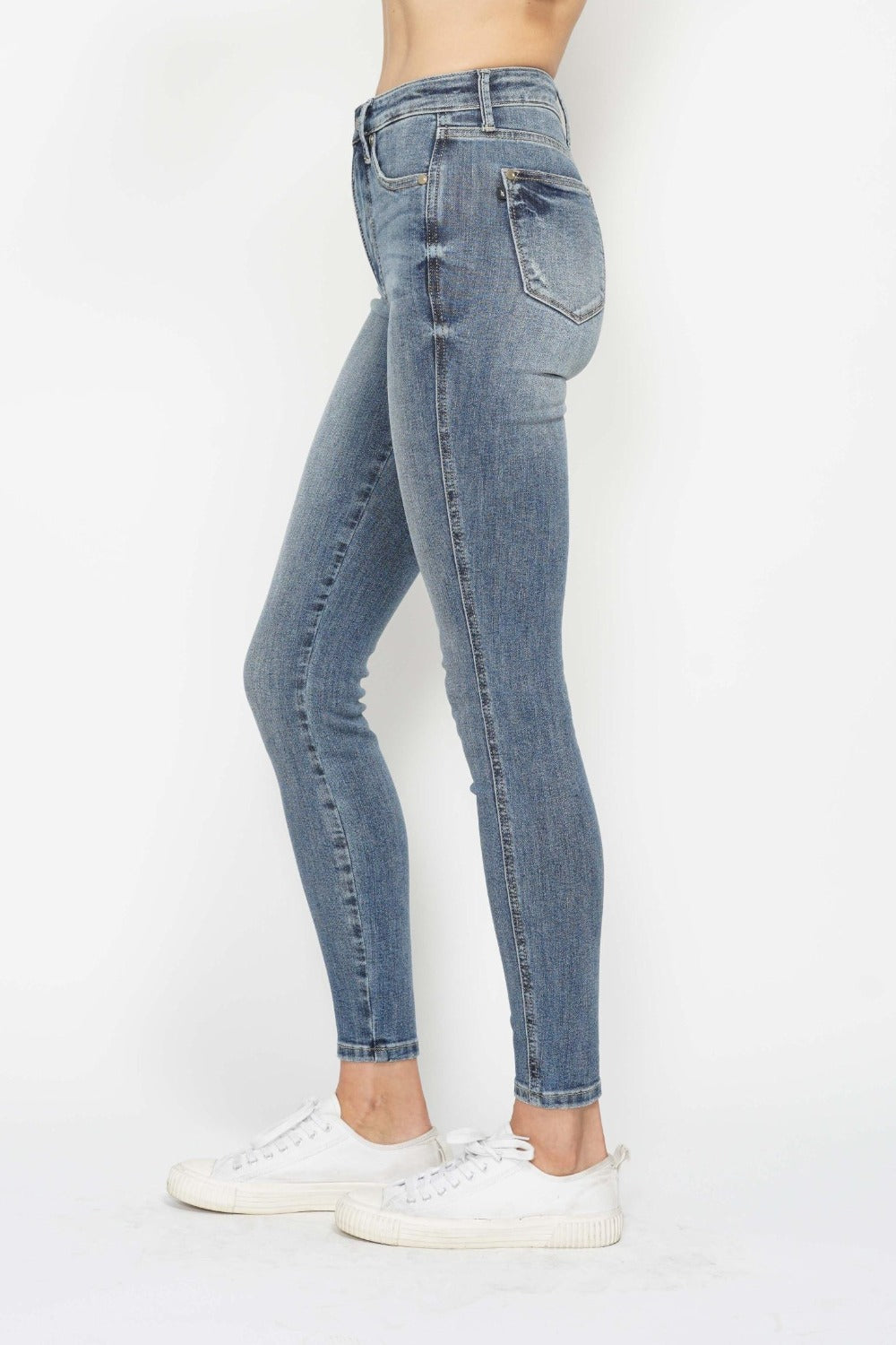 Judy Blue Full Size Tummy Control Contrast Wash Skinny Jeans us.meeeshop - 