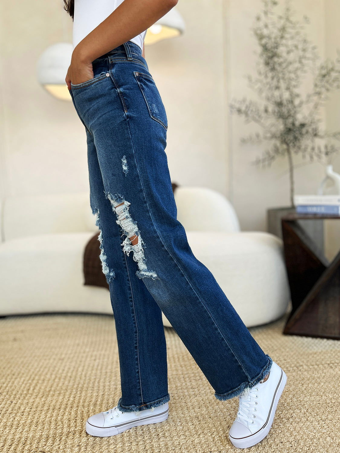 Judy Blue Full Size Mid Rise Distressed Raw Hem Jeans - us.meeeshop
