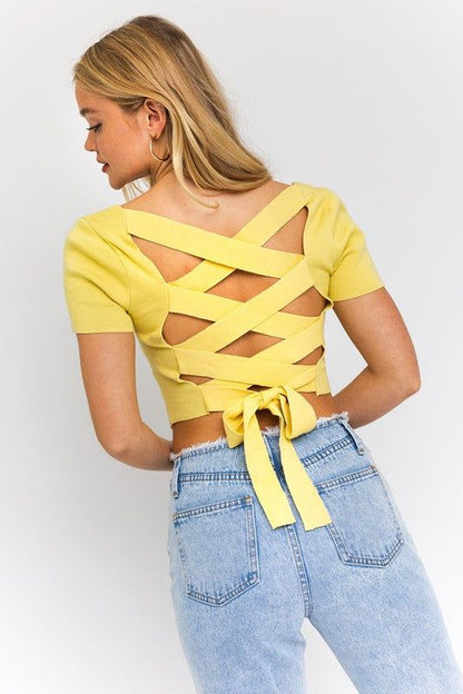 LE LIS | Short Sleeve Criss Cross Back Knit Top | us.meeeshop