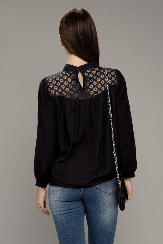 Lace yoke blouse in Black us.meeeshop - 