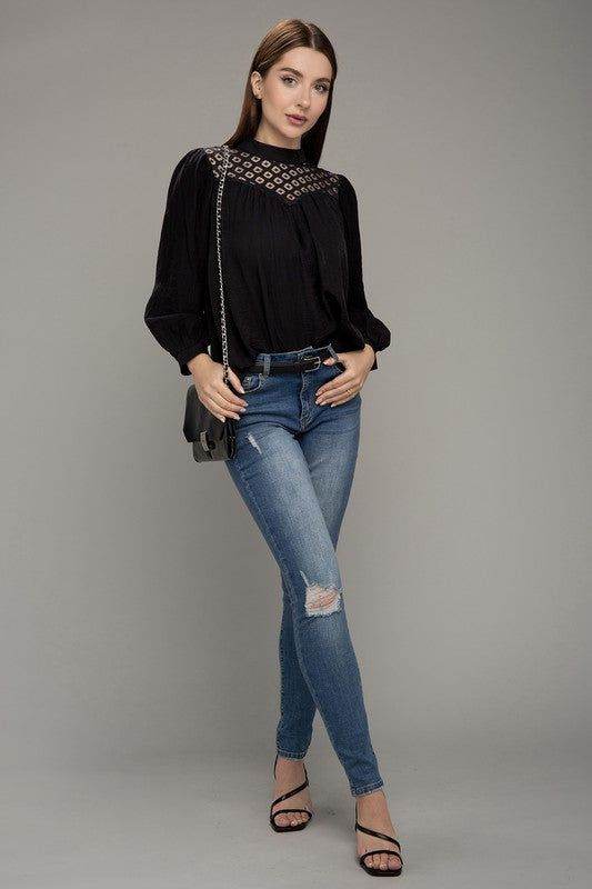 Lace yoke blouse in Black - us.meeeshop