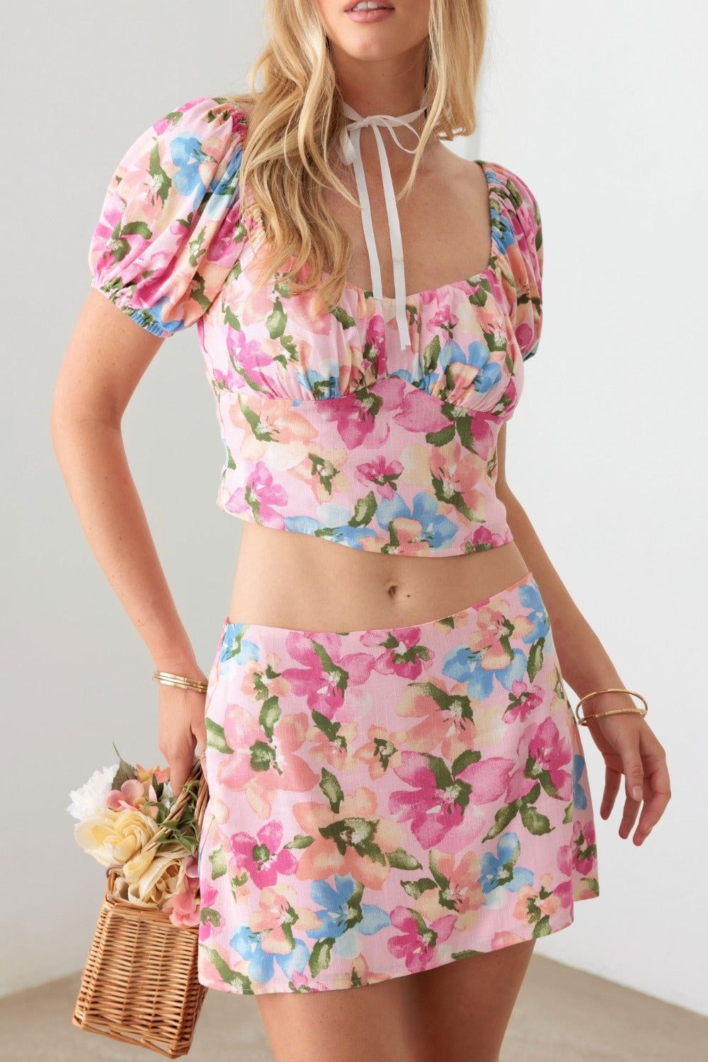 Le Lis Floral Puff Sleeve Crop Top and Mini Skirt Set - us.meeeshop
