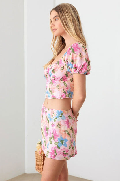 Le Lis Floral Puff Sleeve Crop Top and Mini Skirt Set - us.meeeshop