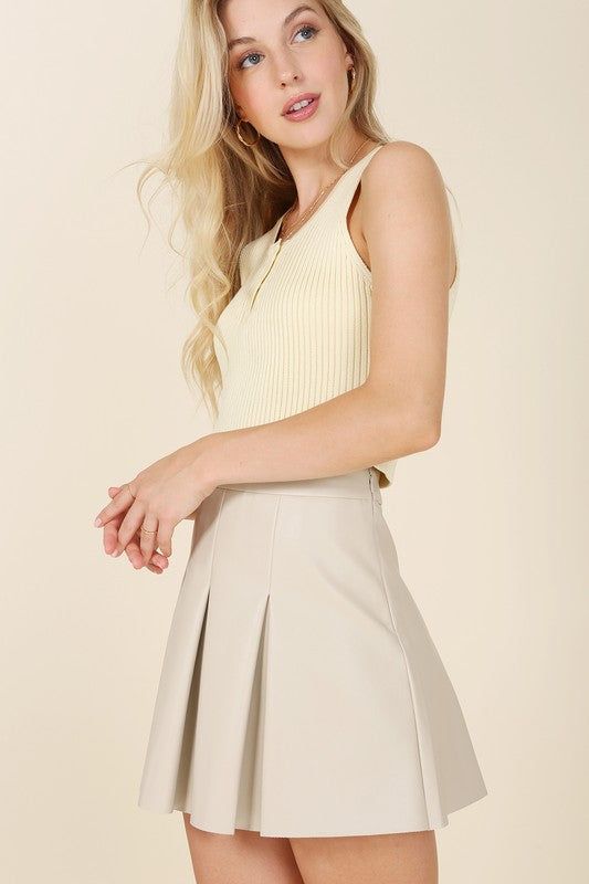 Lilou Vegan leather pleated mini skirt us.meeeshop - Skirts