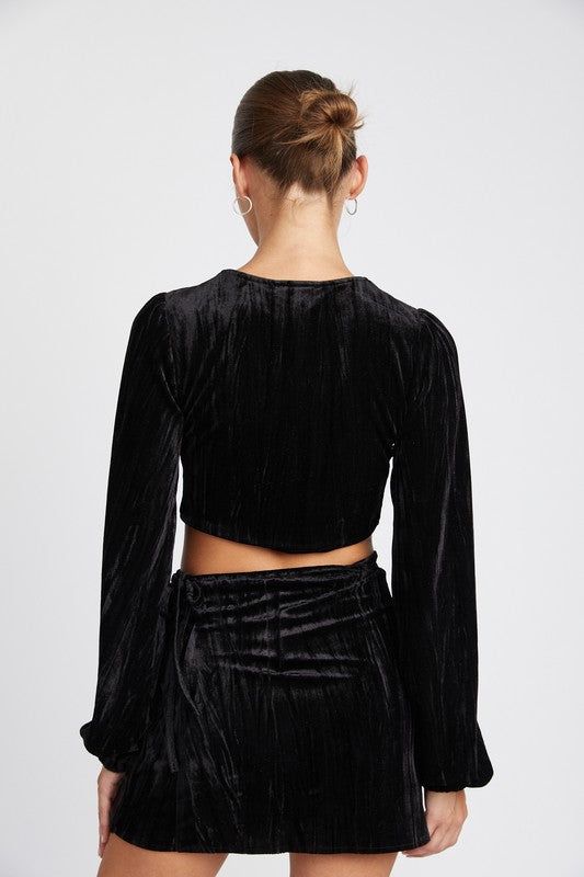 Long Sleeve Keyhole Velvet Crop Top us.meeeshop - 