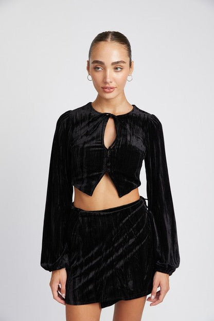 Long Sleeve Keyhole Velvet Crop Top us.meeeshop - 