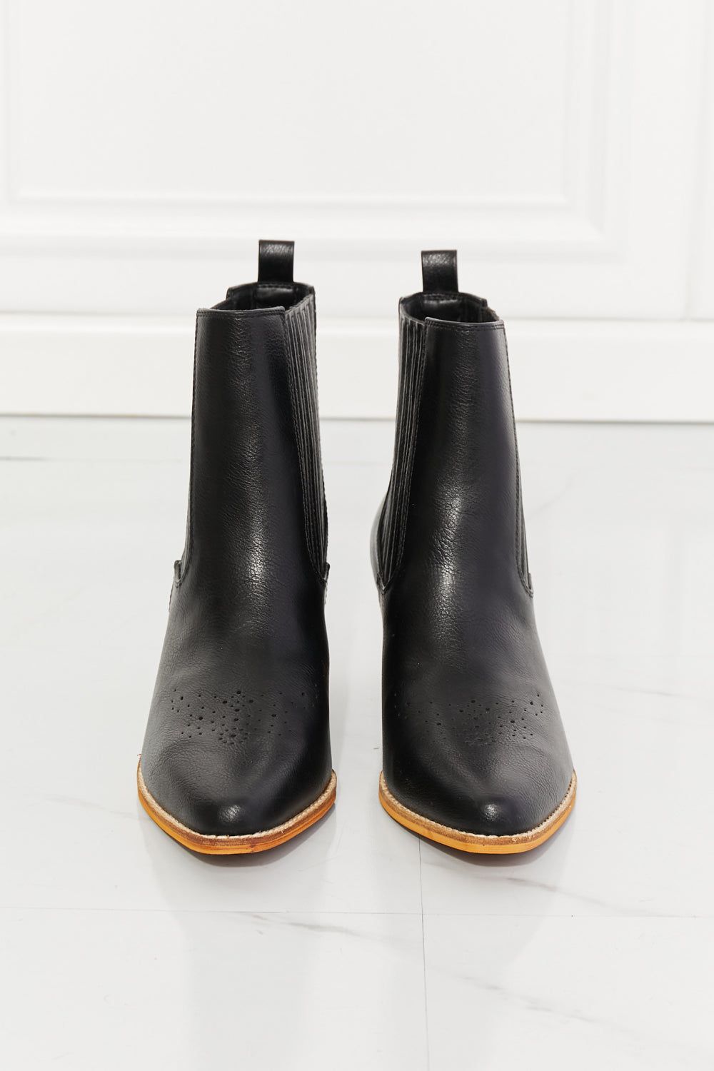 MMShoes Love the Journey Stacked Heel Chelsea Boot in Black us.meeeshop - 