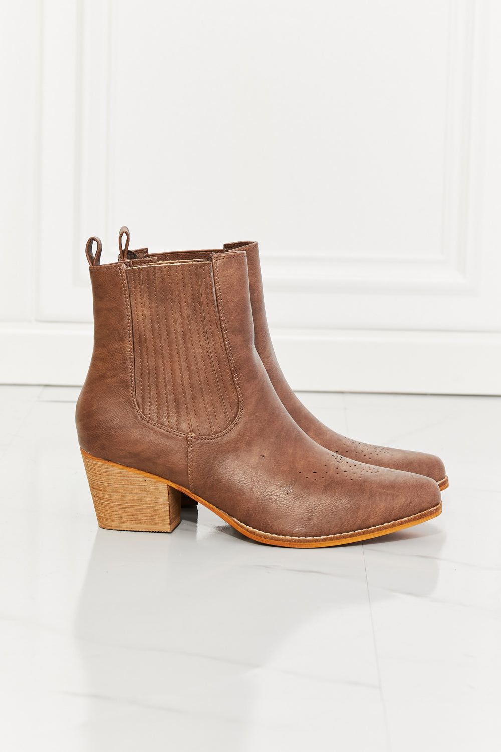 MMShoes Love the Journey Stacked Heel Chelsea Boot in Chestnut us.meeeshop - 