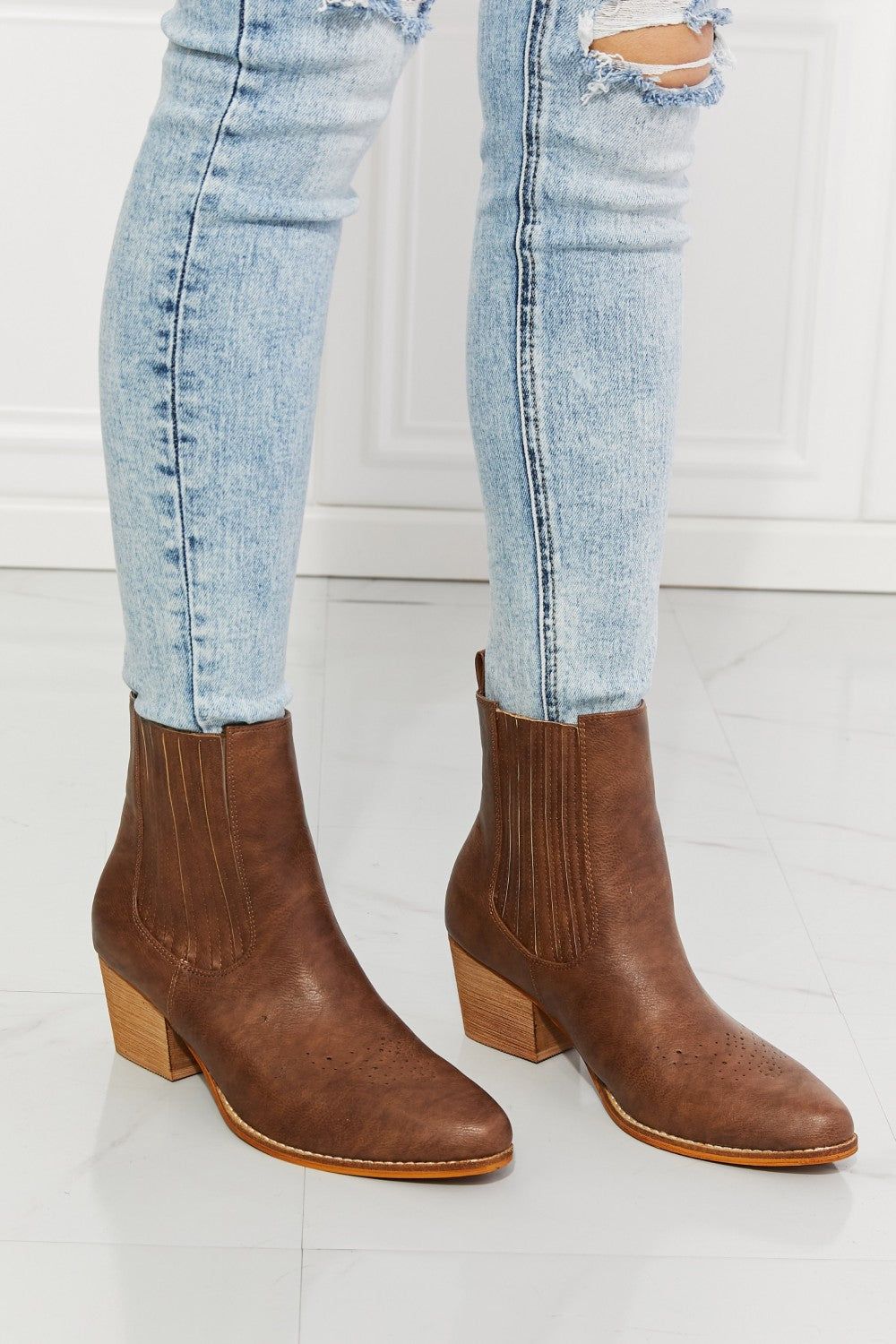 MMShoes Love the Journey Stacked Heel Chelsea Boot in Chestnut us.meeeshop - Shoes