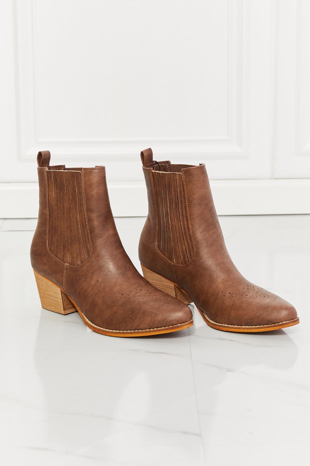 MMShoes Love the Journey Stacked Heel Chelsea Boot in Chestnut us.meeeshop - 