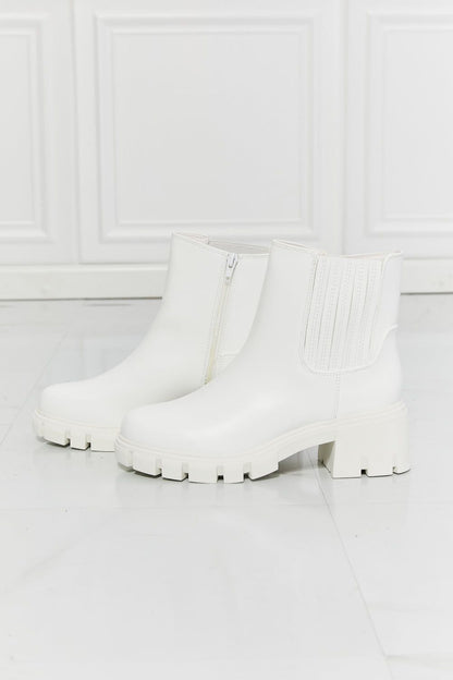 MMShoes What It Takes Lug Sole Chelsea Boots in White us.meeeshop - 