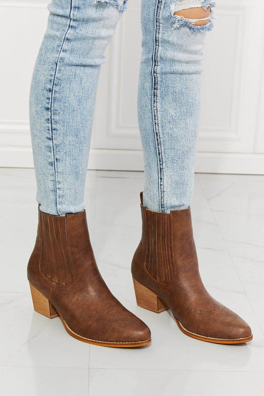 MMShoes Love the Journey Stacked Heel Chelsea Boot in Chestnut - us.meeeshop