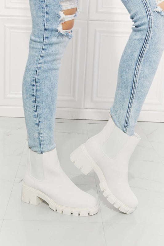 MMShoes Work For It Matte Lug Sole Chelsea Boots in White - us.meeeshop