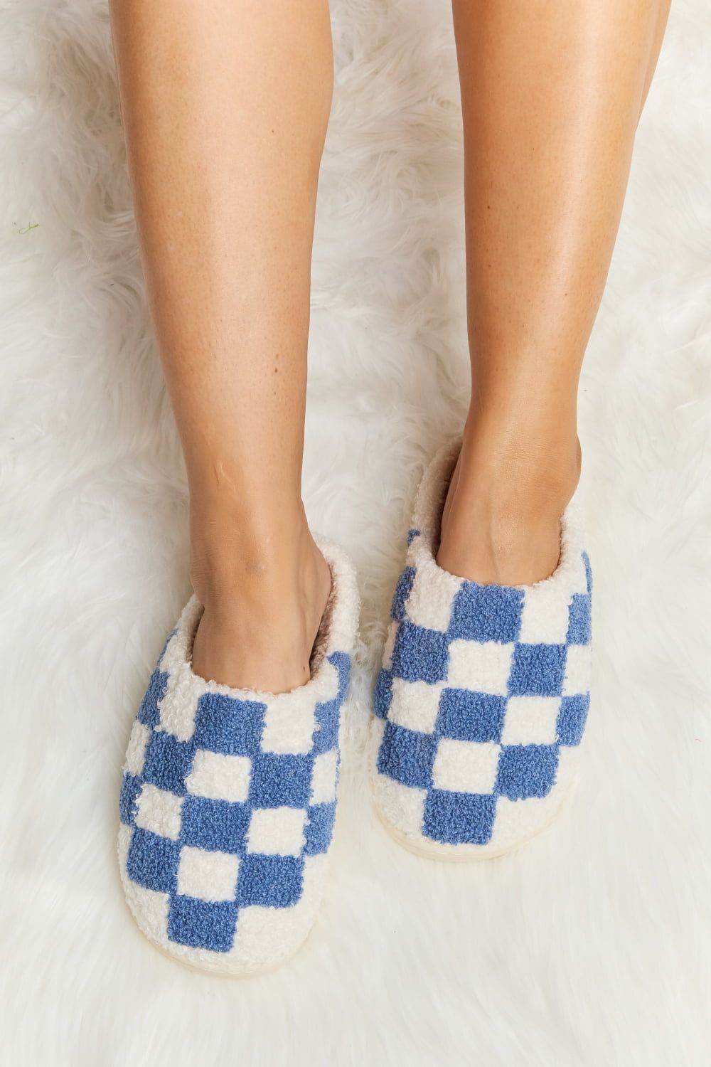 Melody Checkered Print Plush Slide Slippers - us.meeeshop