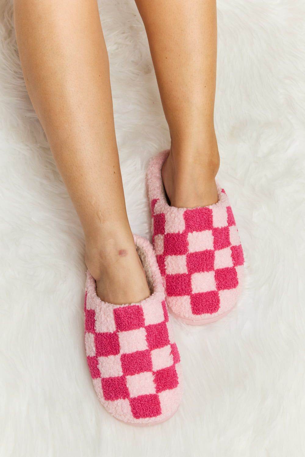 Melody Checkered Print Plush Slide Slippers - us.meeeshop