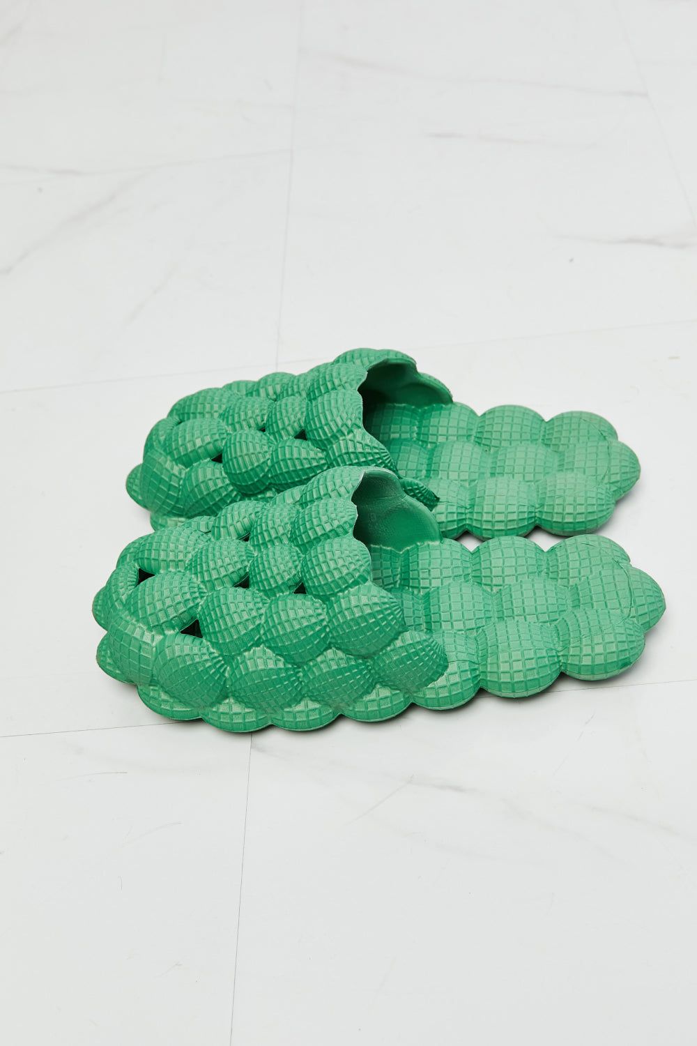 NOOK JOI Laid Back Bubble Slides in Green us.meeeshop - 