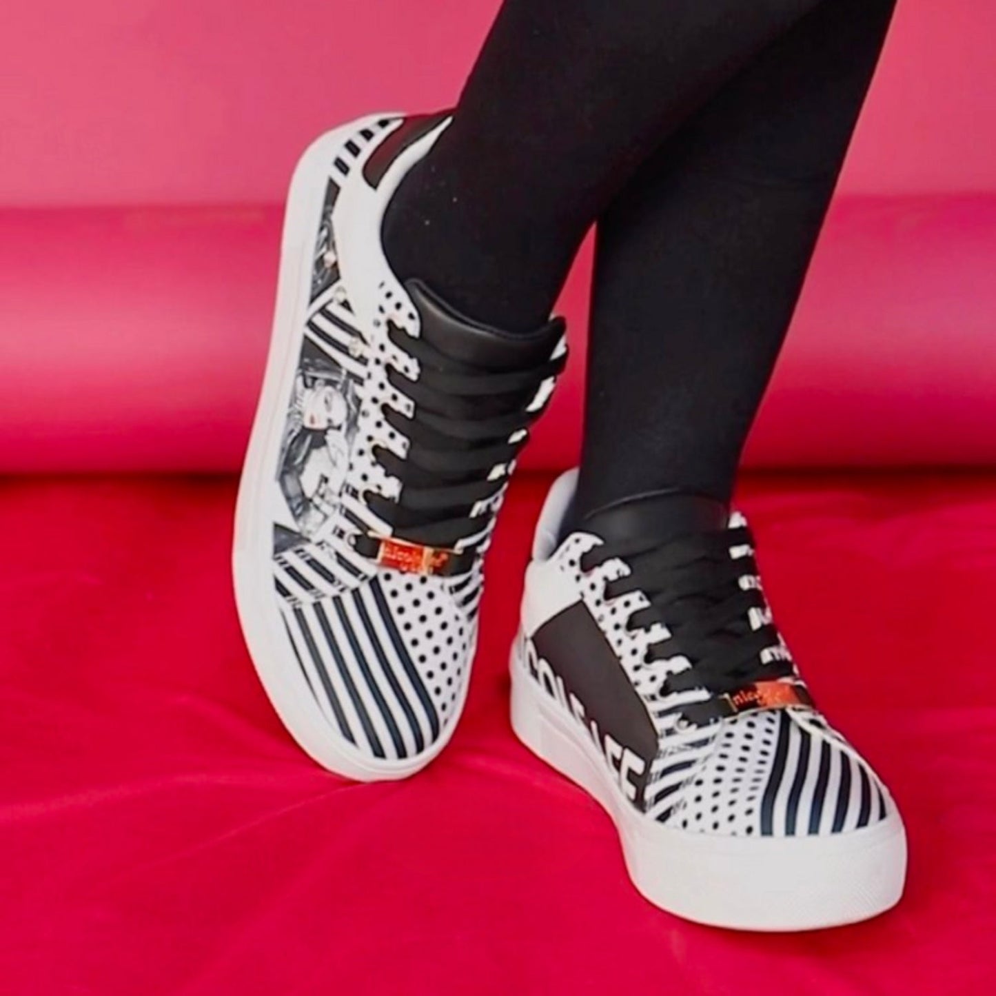 Nicole Lee USA Printed Vegan Leather Lace Up Sneaker In Black us.meeeshop - 