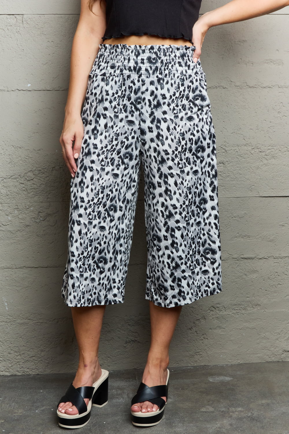 Ninexis | Leopard High Waist Flowy Wide Leg Pants with Pockets | us.meeeshop