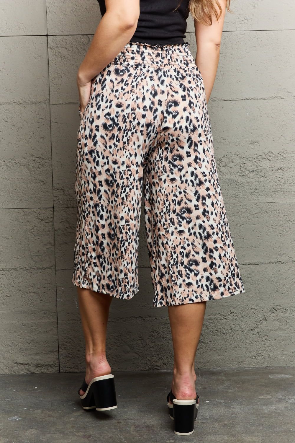 Ninexis | Leopard High Waist Flowy Wide Leg Pants with Pockets us.meeeshop - 