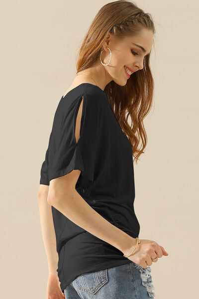 Ninexis Boat Neck Short Sleeve Ruched Side Top - us.meeeshop