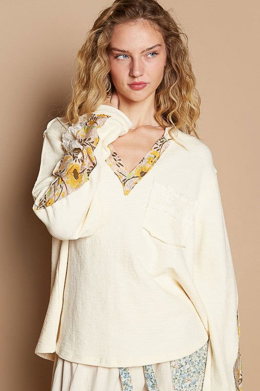 POL Lace Detail Flower Printed V-Neck Knit Top us.meeeshop - 