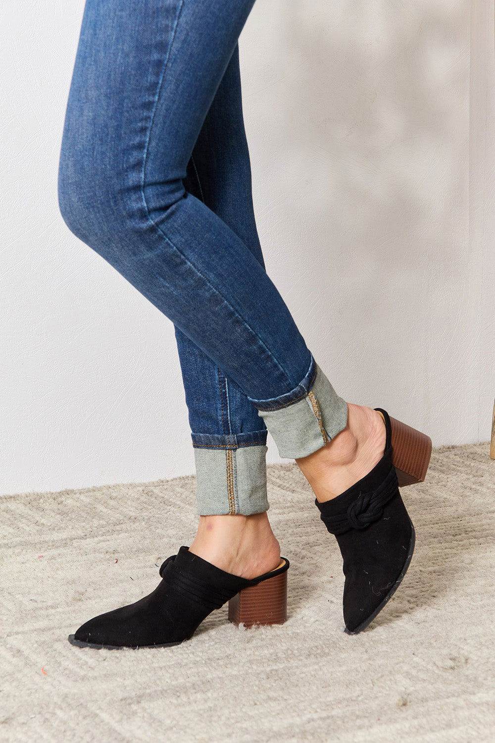 Pointed-Toe Braided Trim Mules - us.meeeshop