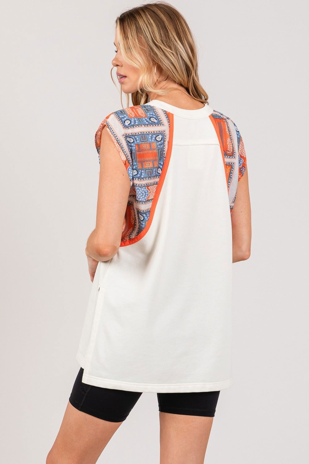 SAGE + FIG Patch Print Side Slit Sleeveless Top us.meeeshop - 