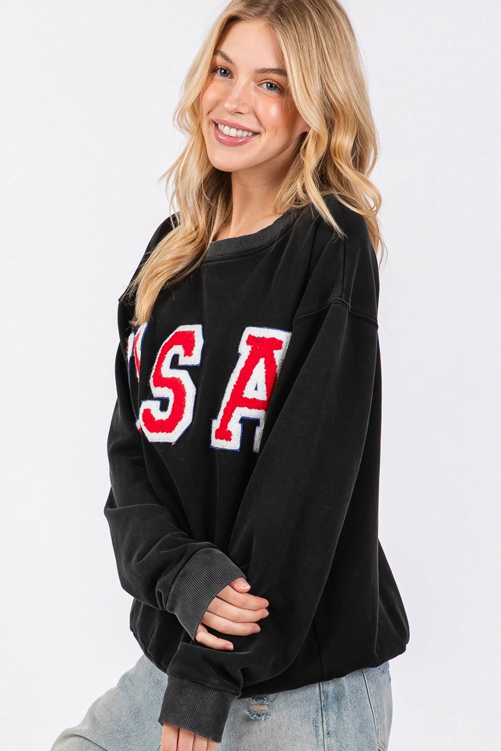 SAGE + FIG USA Letter Patch Round Neck Sweatshirt us.meeeshop - 