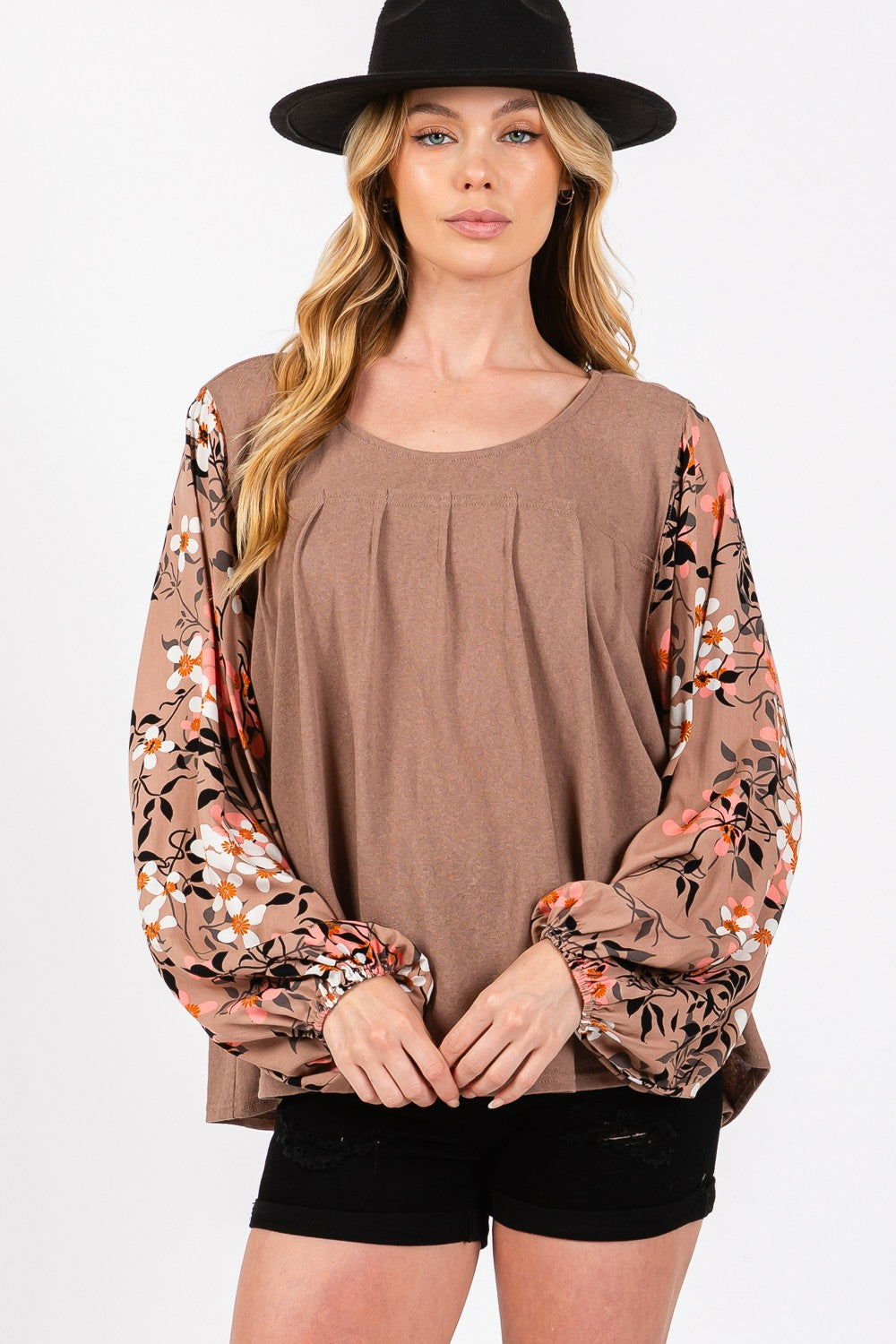 SAGE + FIG Women's Floral Long Sleeve Front Pleated Detail Blouse us.meeeshop - 