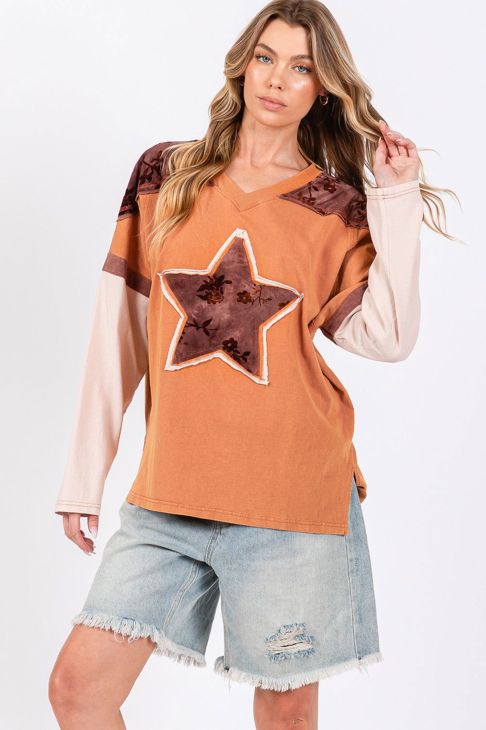 SAGE + FIG Women's Star Patch Long Sleeve Color Block T-Shirt us.meeeshop - 