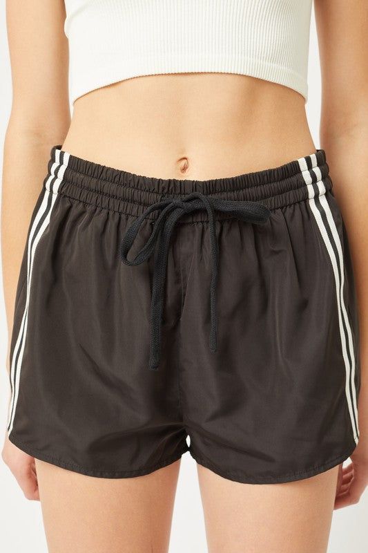 Single Striped Trim Windbreaker Shorts us.meeeshop - Shorts