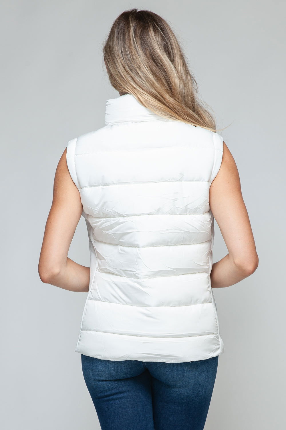 Snobbish Zip Up Turtleneck Vest with Pockets In White us.meeeshop - 