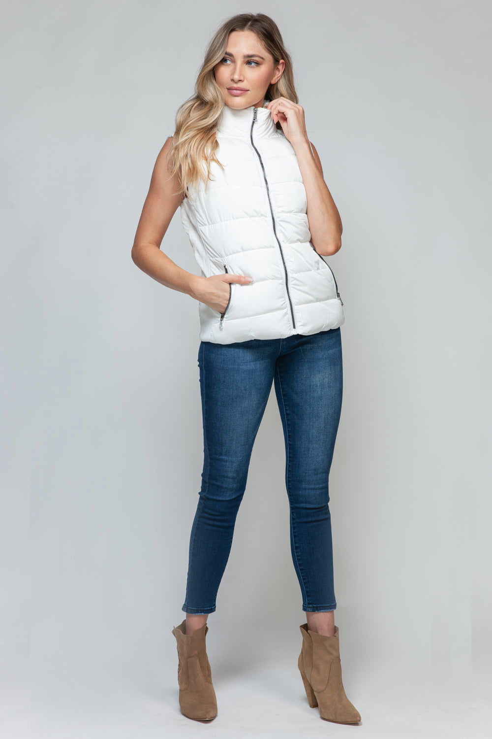 Snobbish Zip Up Turtleneck Vest with Pockets In White us.meeeshop - 