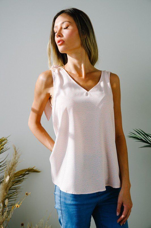 Solid V-Neck Sleeveless Top - us.meeeshop