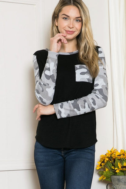 Textured Camo. Print Contrasted Sweater Knit Top | us.meeeshop