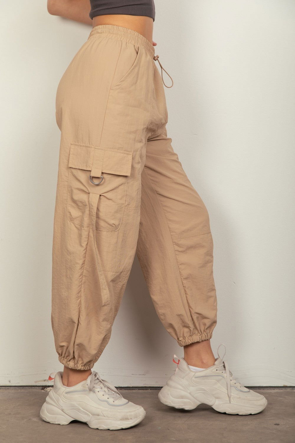 VERY J Elastic Waist Woven Cargo Pants us.meeeshop - 