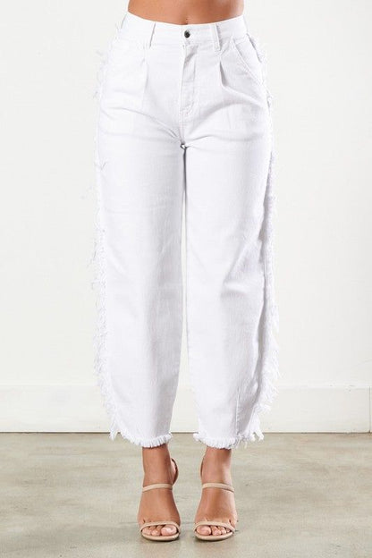 Vibrant MIU Slouchy Jeans in White us.meeeshop - 