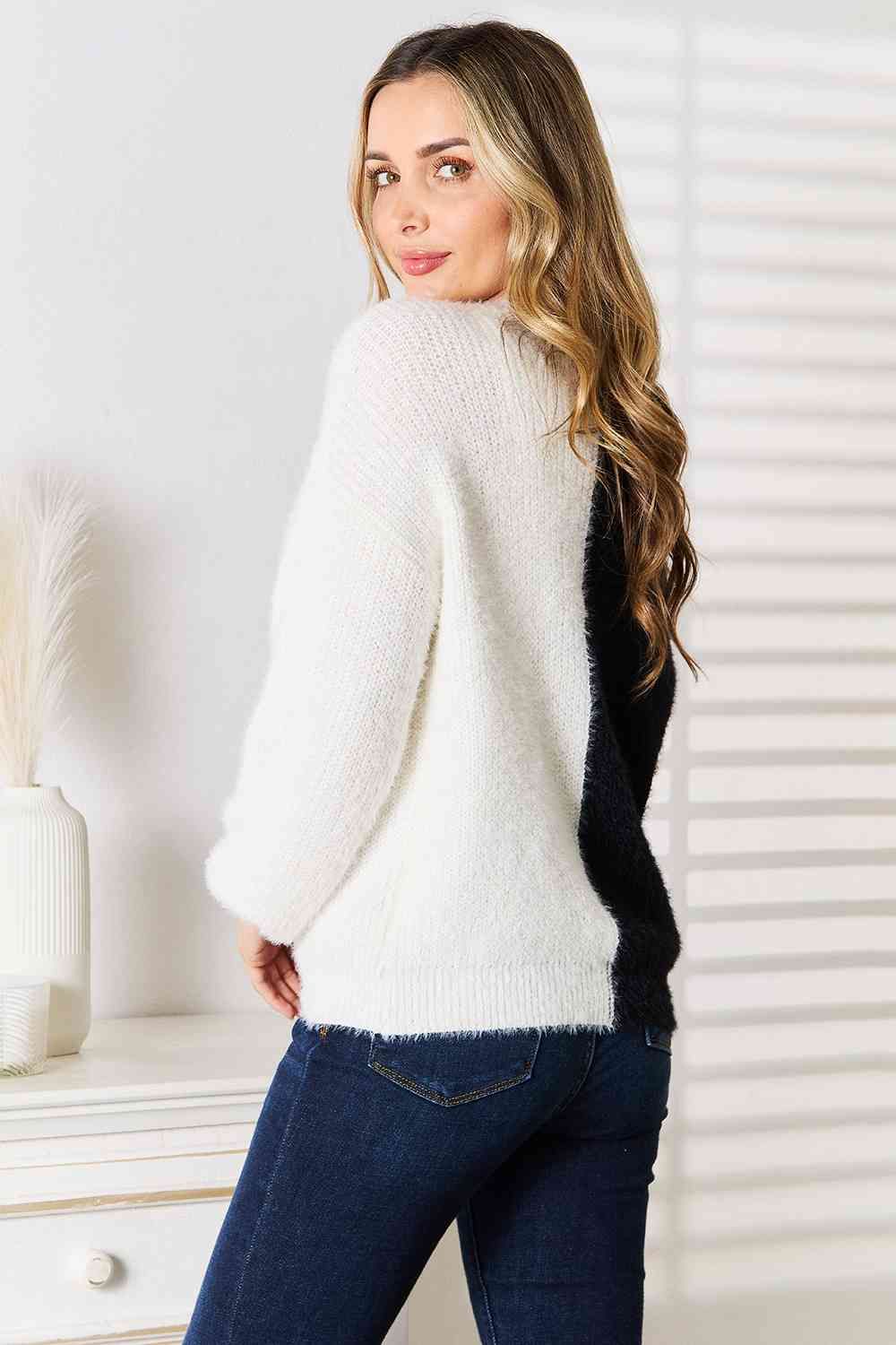 Woven Right Contrast Button-Front V-Neck Cardigan us.meeeshop - 