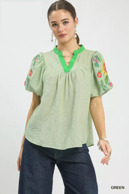 Umgee Embroidered Puff Sleeve Top