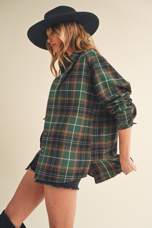 Aemi + Co Flannel Plaid Button Up Raglan Sleeve Shirt in Black Forest - us.meeeshop