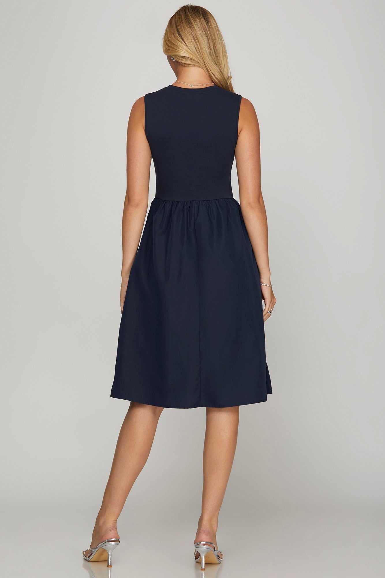 She + Sky | Sleeveless Poplin Woven Midi Dress with Pockets Plus Size - us.meeeshop